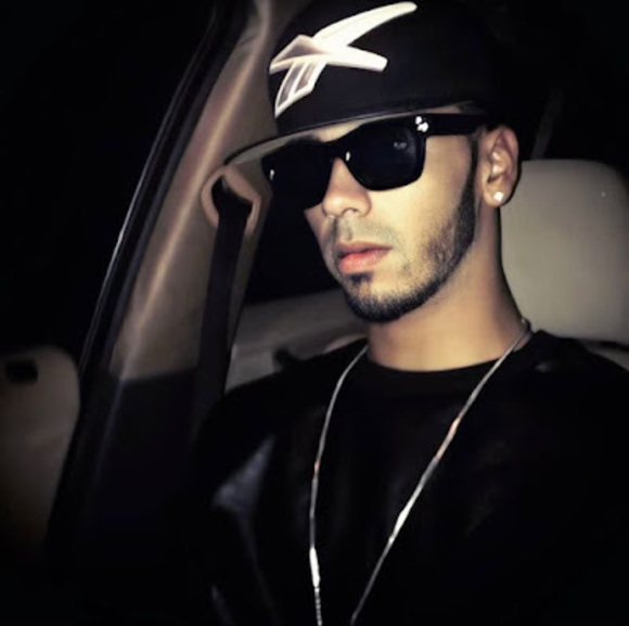 Meet your Posher, Adriana - Picture 1 of 1